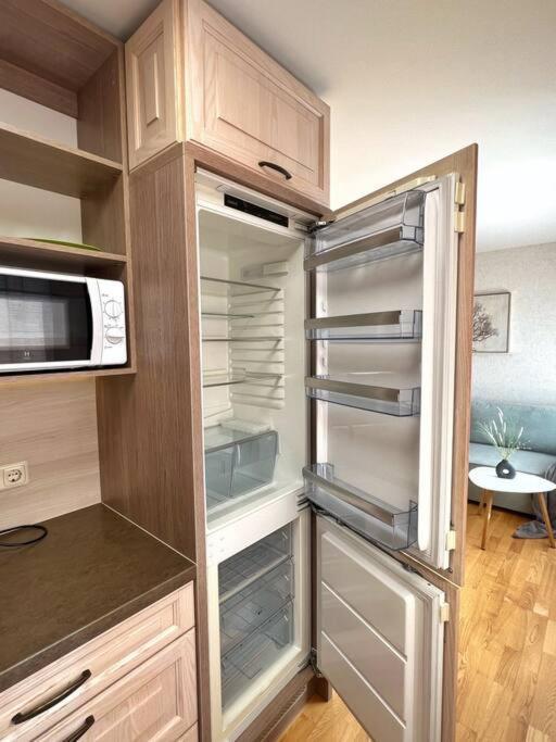 New Apartment With A View In The Town Center Narva Eksteriør billede