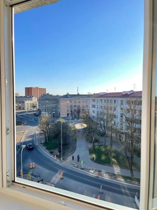 New Apartment With A View In The Town Center Narva Eksteriør billede