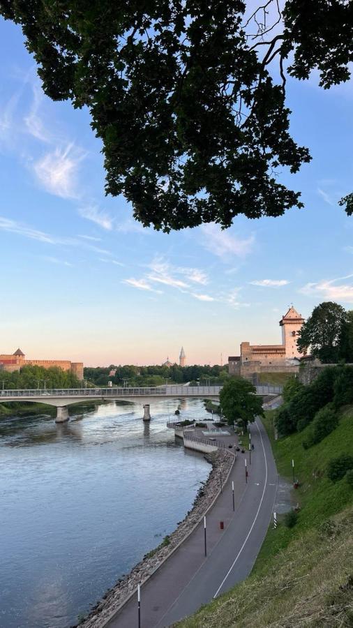 New Apartment With A View In The Town Center Narva Eksteriør billede