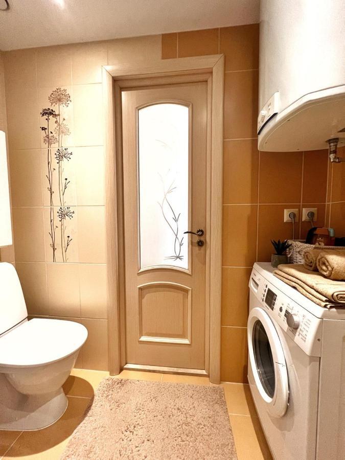 New Apartment With A View In The Town Center Narva Eksteriør billede